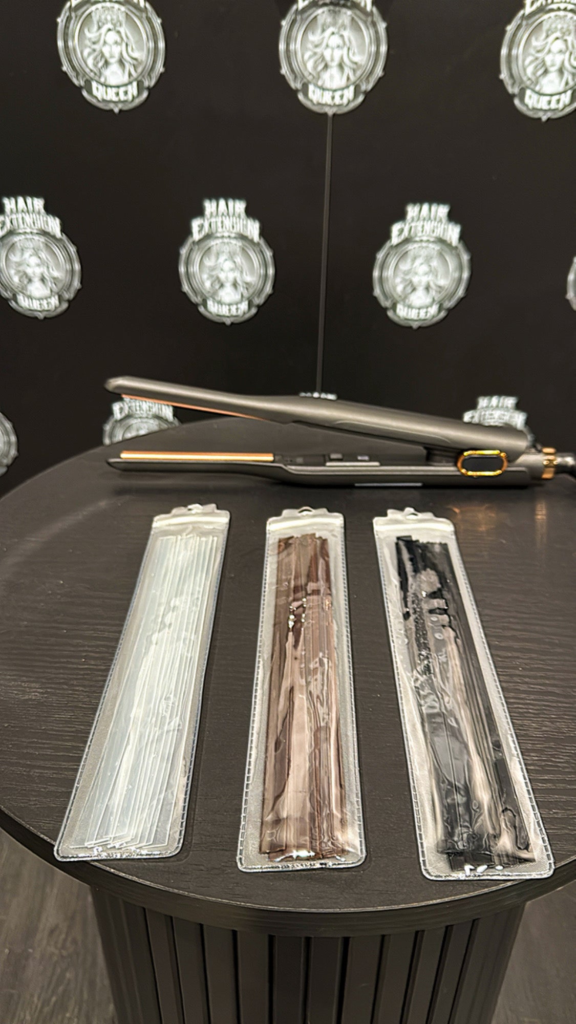 Small flat iron with Italian keratin glue strips